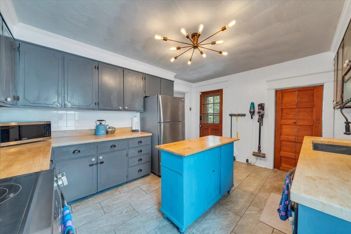2112 Denniston AVE SW - Photo 17