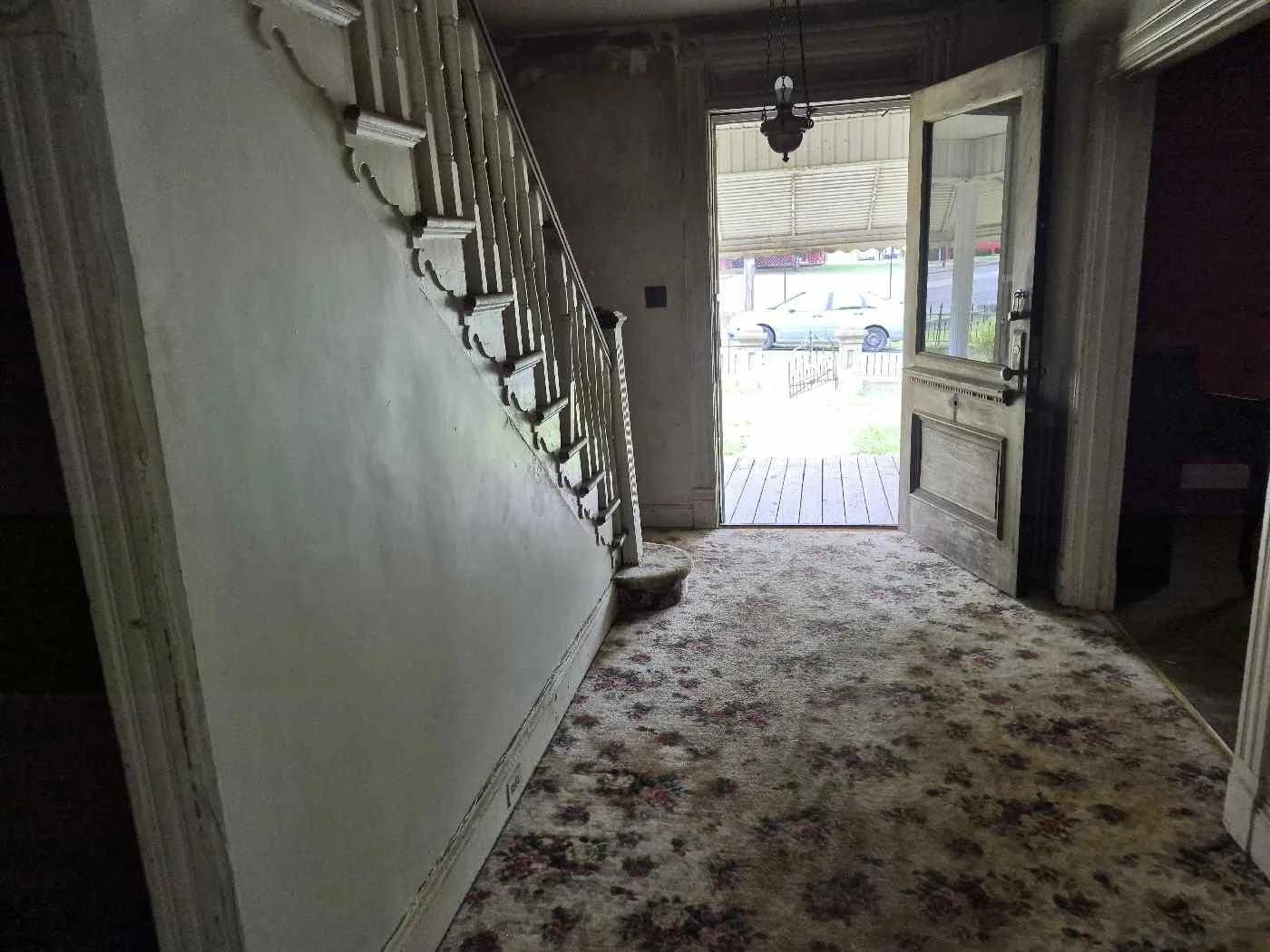 806 Stuart ST - Photo 8
