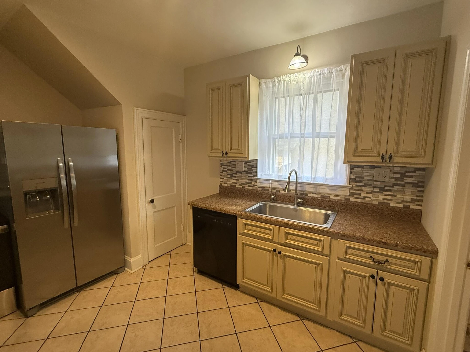 625 Jefferson AVE - Photo 15