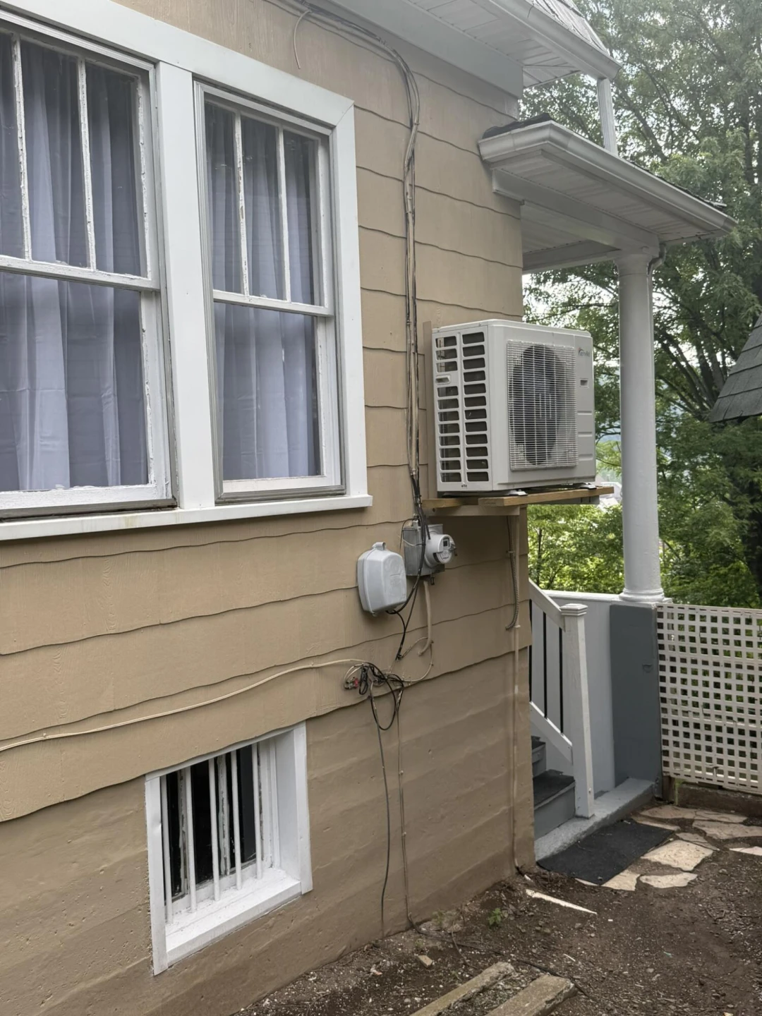 625 Jefferson AVE - Photo 3