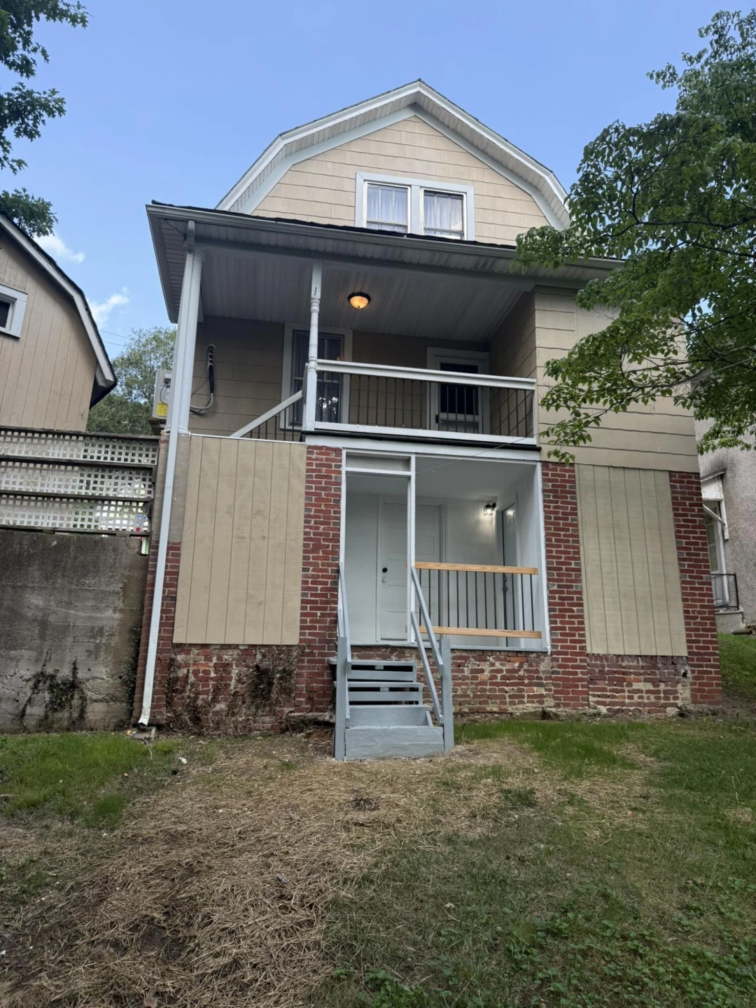 625 Jefferson AVE - Photo 6