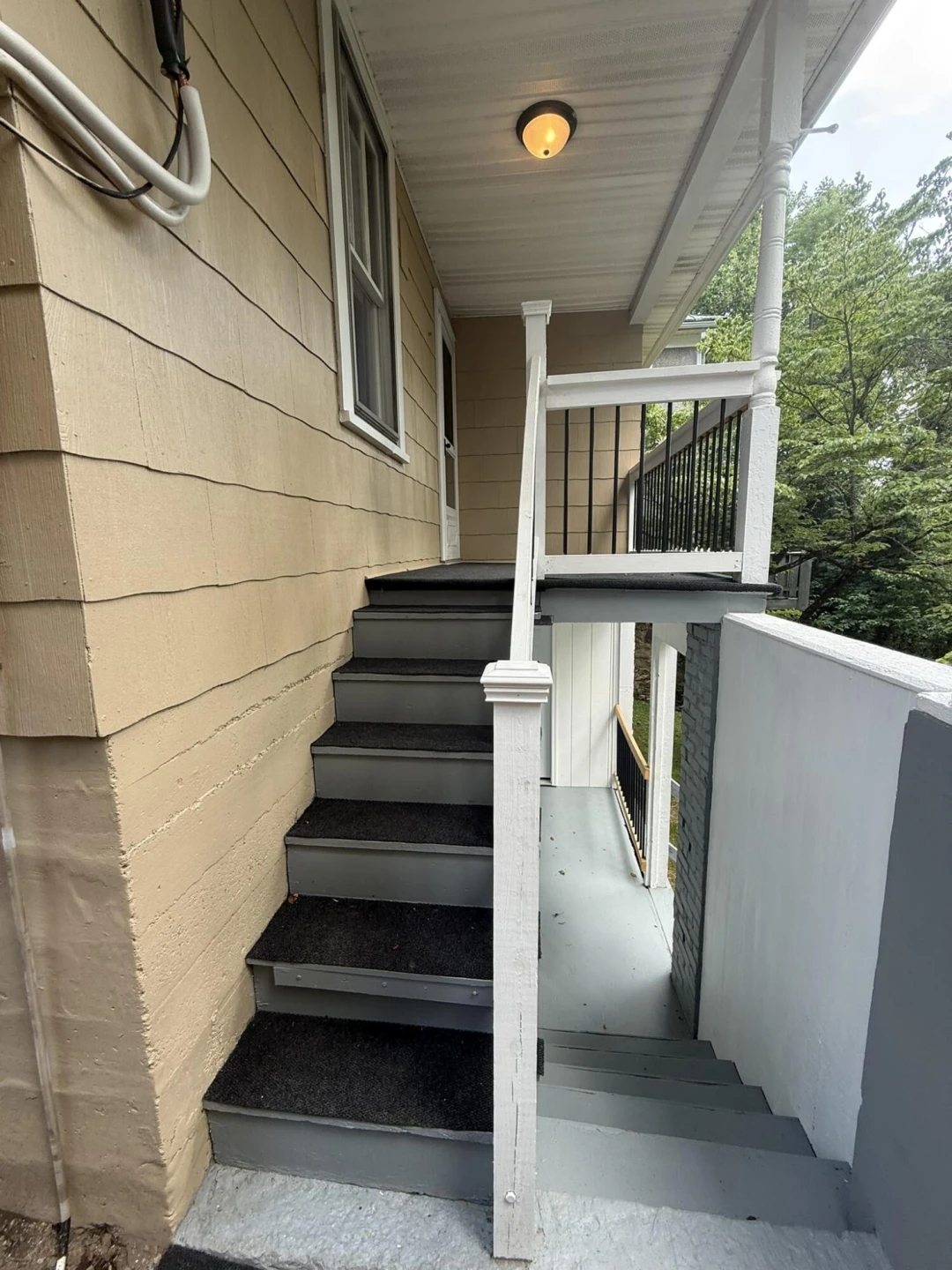 625 Jefferson AVE - Photo 7