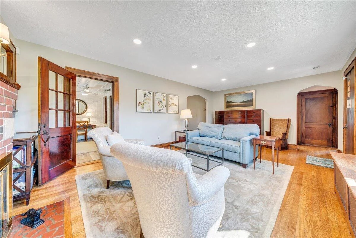 3157 Woodlawn AVE SW - Photo 10