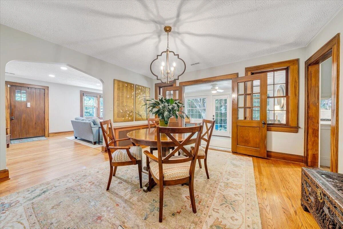 3157 Woodlawn AVE SW - Photo 14