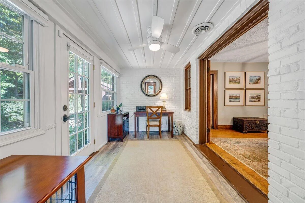 3157 Woodlawn AVE SW - Photo 17