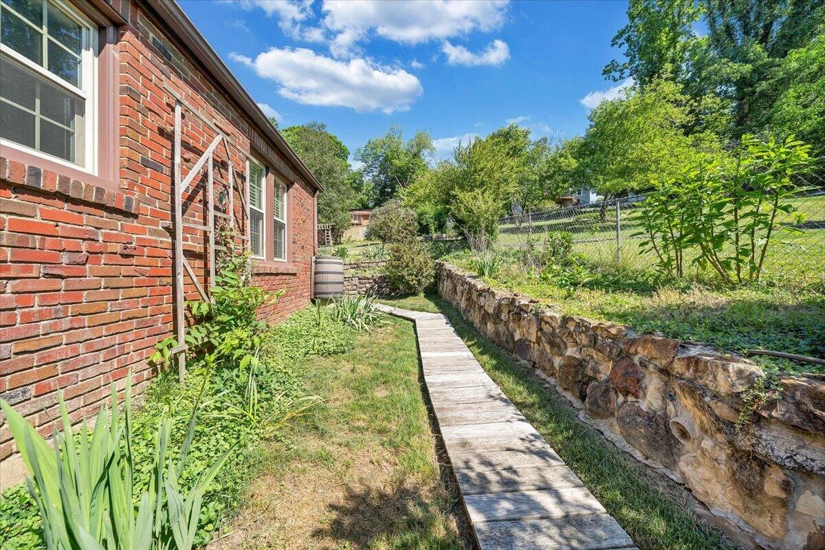 3157 Woodlawn AVE SW - Photo 46