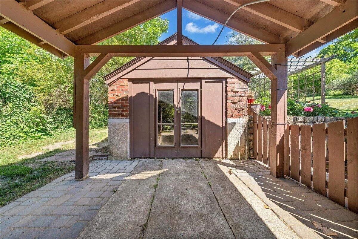 3157 Woodlawn AVE SW - Photo 47