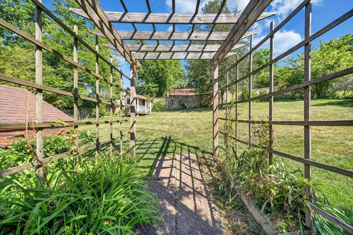 3157 Woodlawn AVE SW - Photo 50