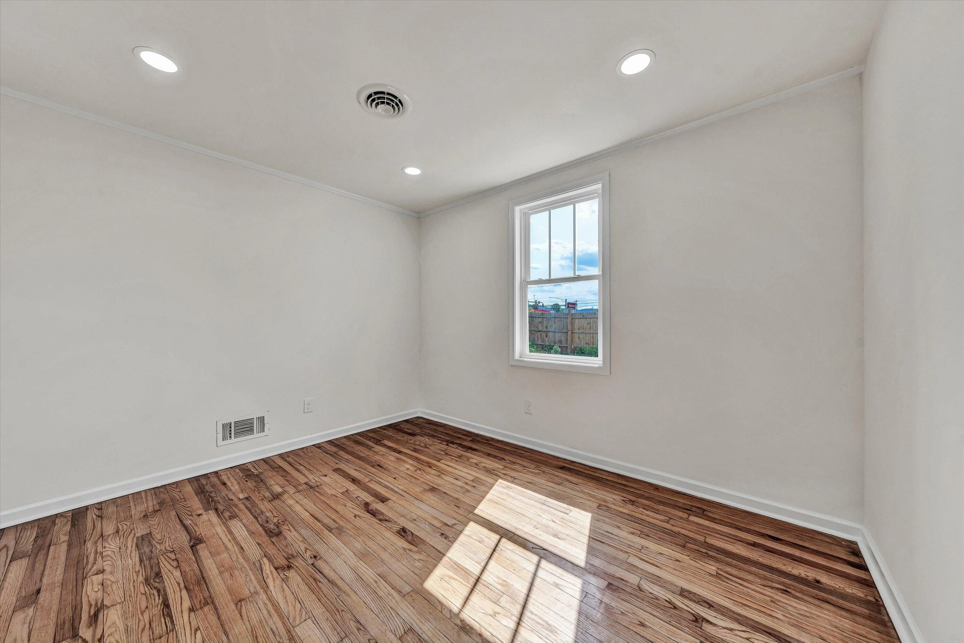 1127 Highland RD - Photo 13
