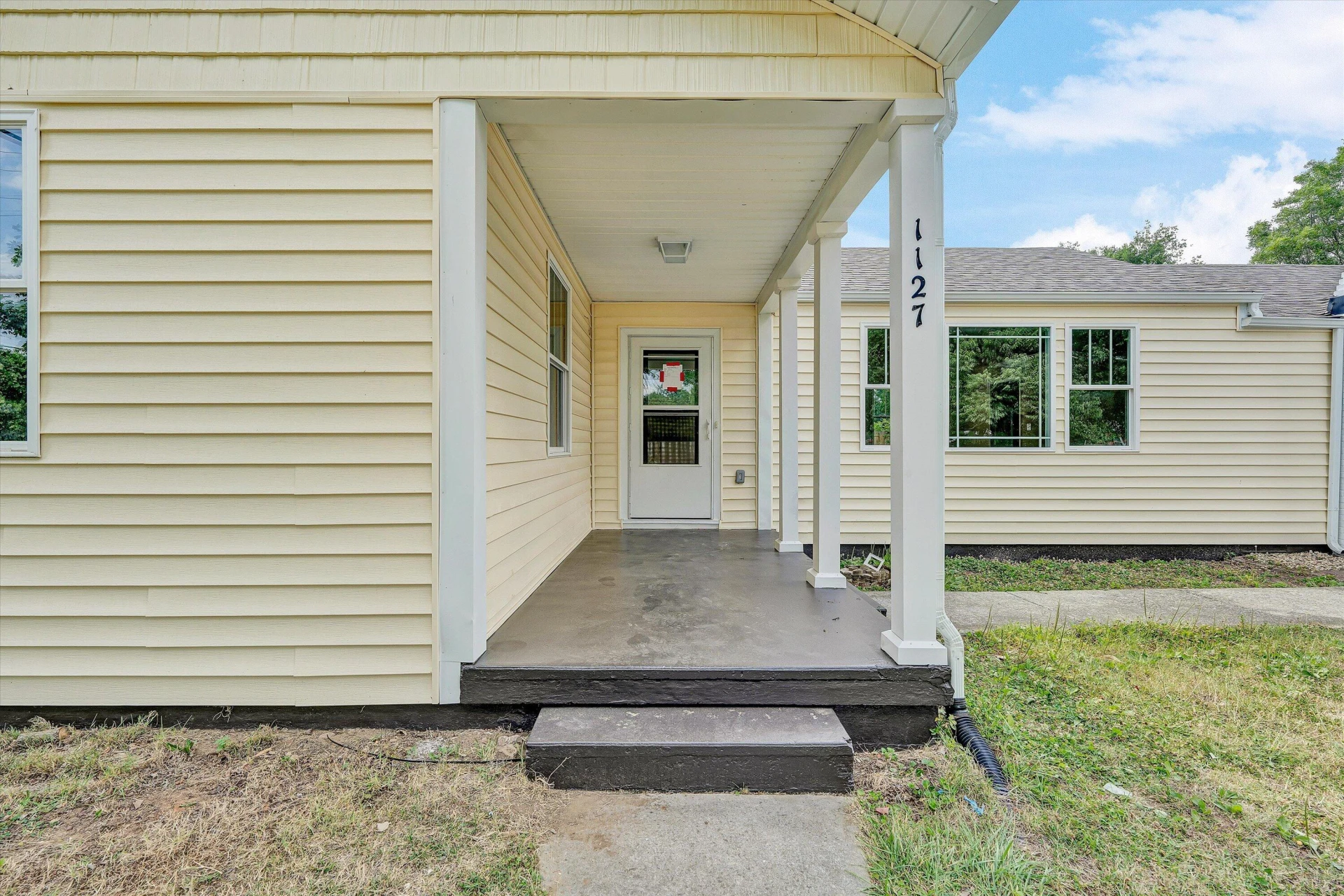 1127 Highland RD - Photo 2