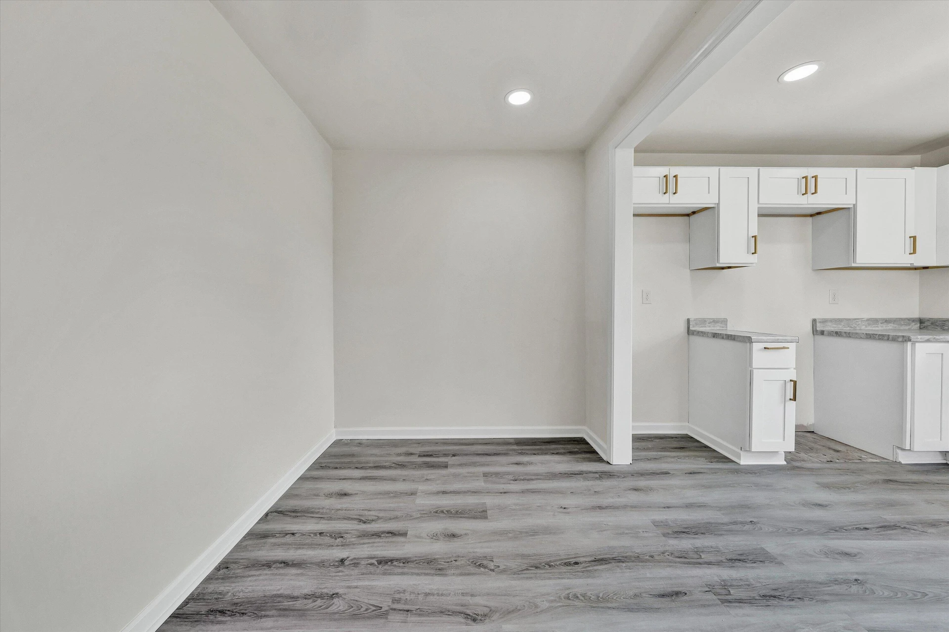 1127 Highland RD - Photo 9