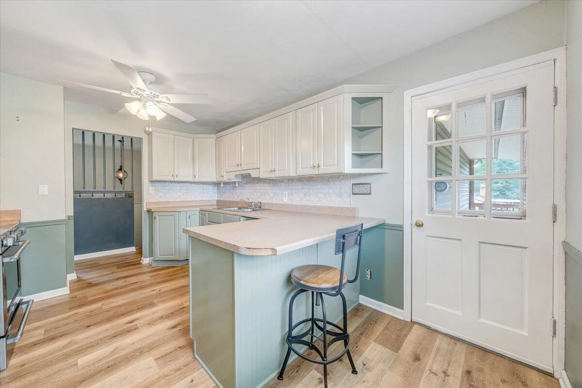 6618 Bryant CIR - Photo 10