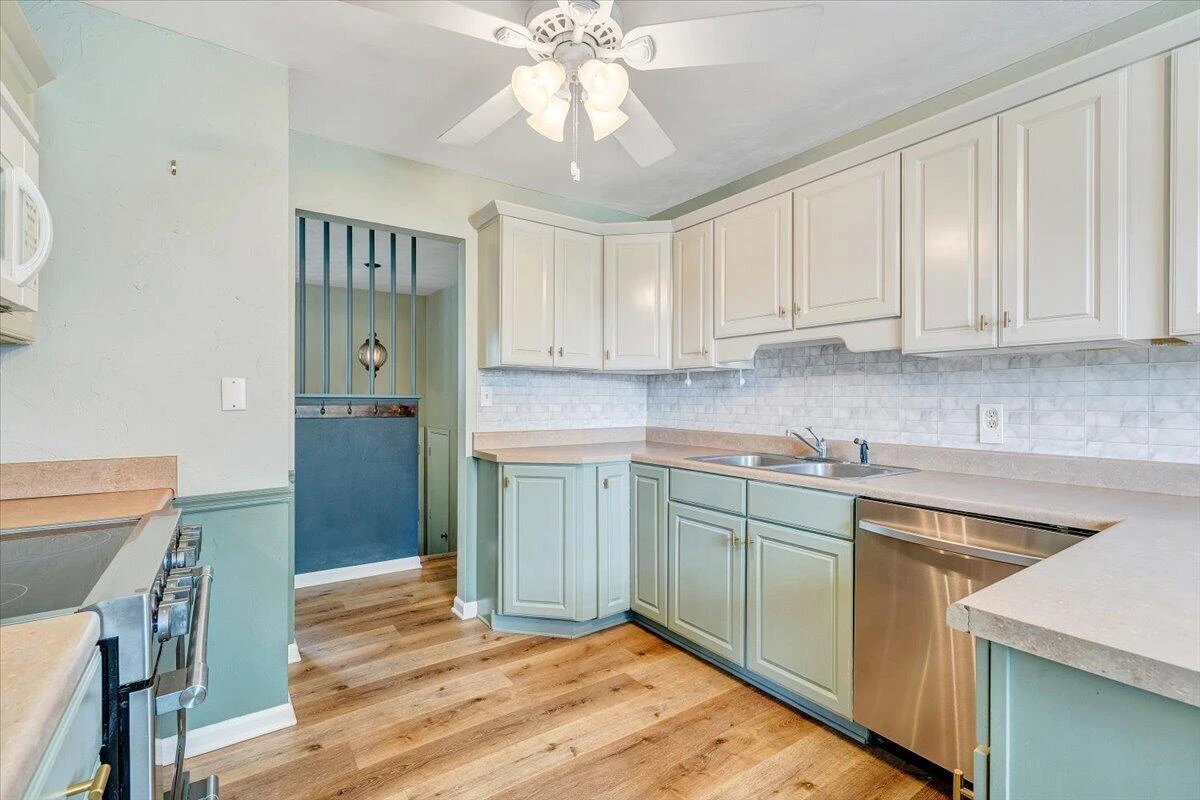 6618 Bryant CIR - Photo 11