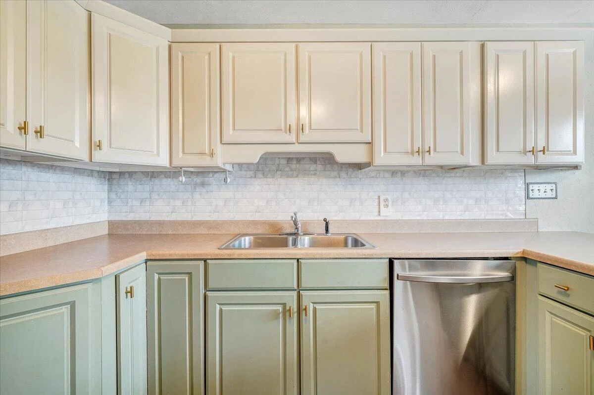 6618 Bryant CIR - Photo 12