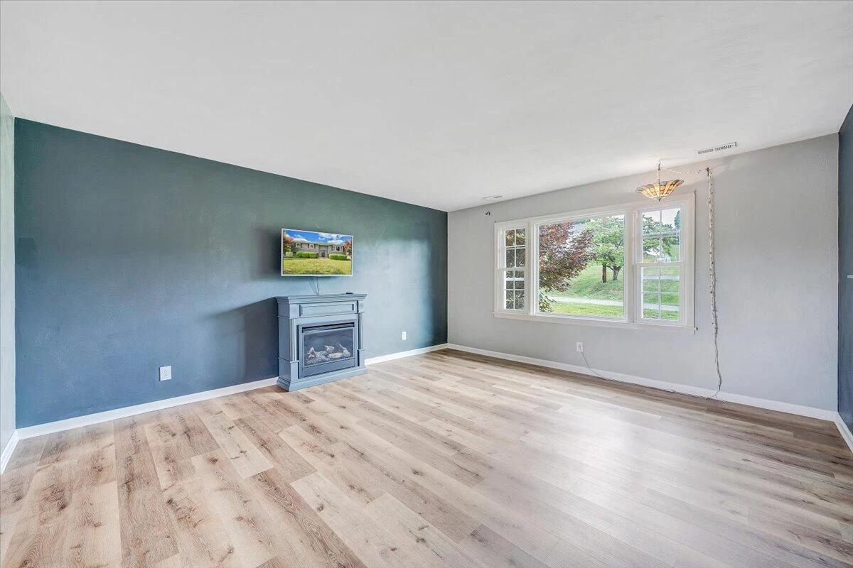 6618 Bryant CIR - Photo 4