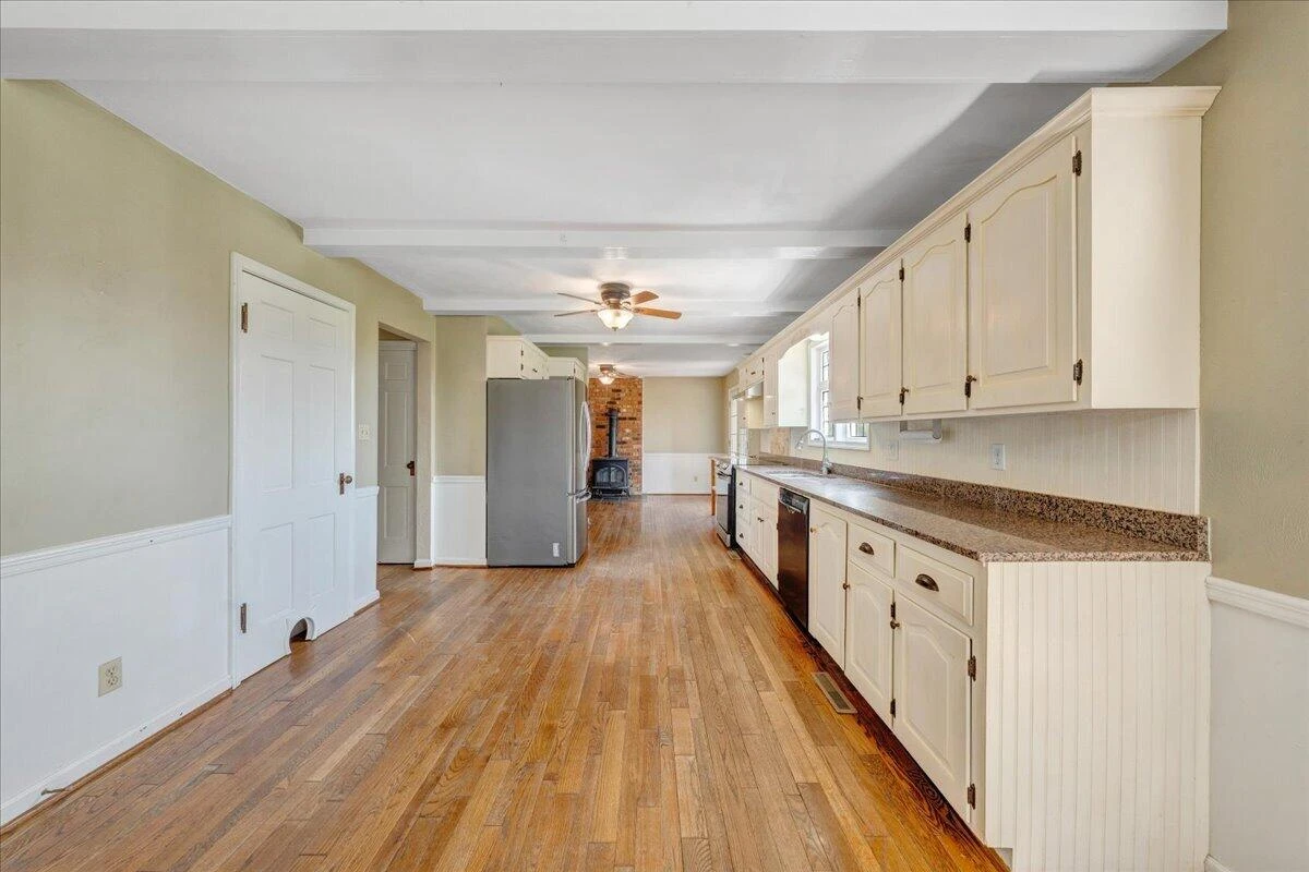 452 Country Club RD - Photo 9