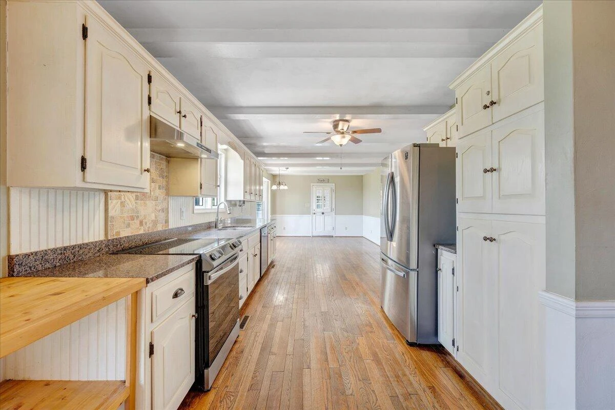 452 Country Club RD - Photo 13