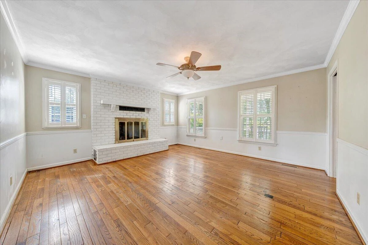 452 Country Club RD - Photo 15
