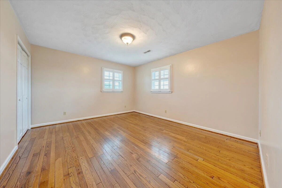 452 Country Club RD - Photo 23