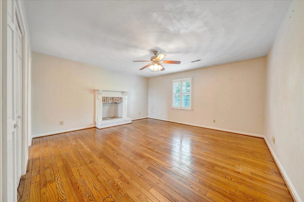 452 Country Club RD - Photo 25