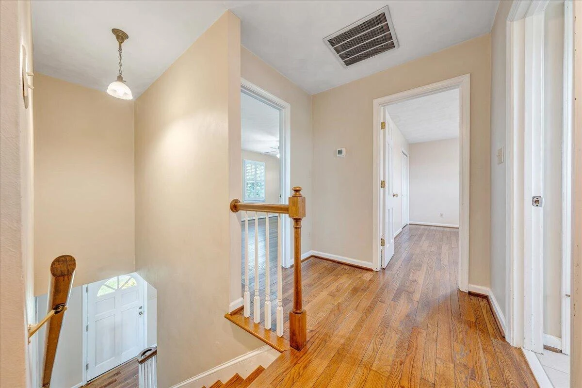 452 Country Club RD - Photo 32