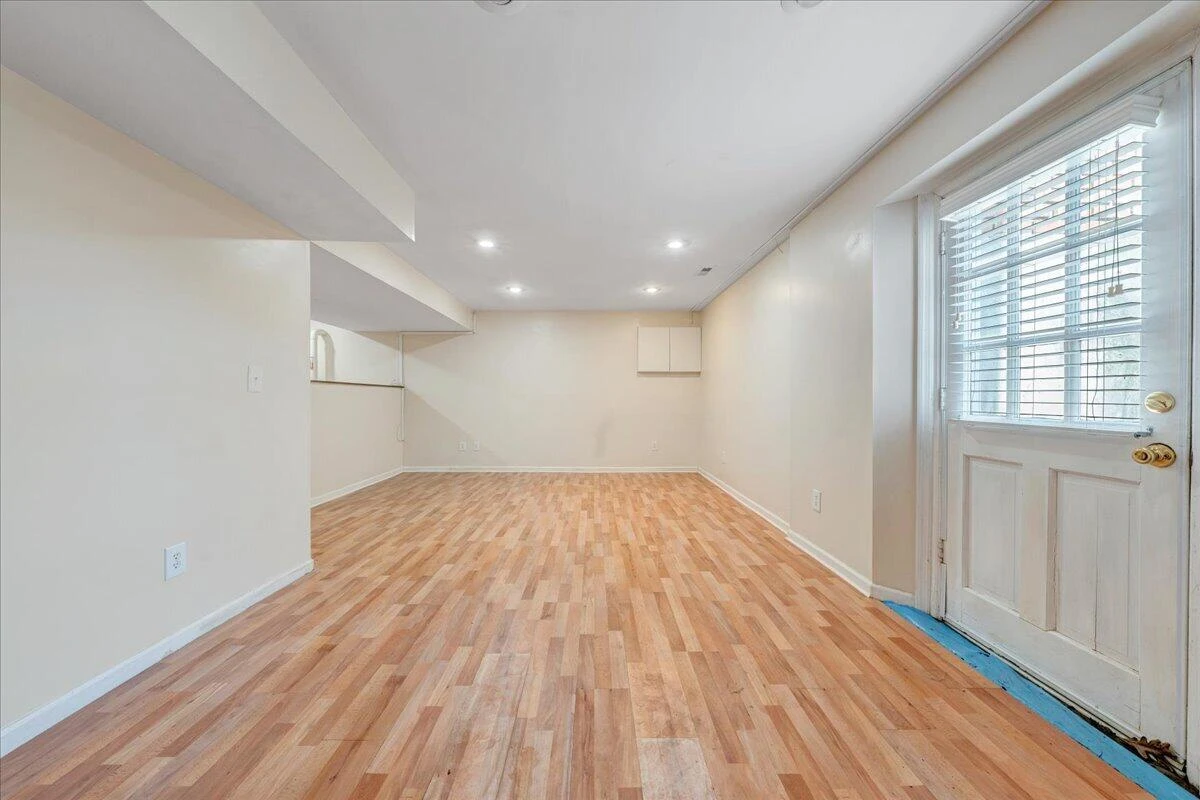 452 Country Club RD - Photo 36