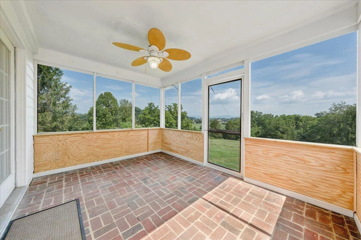 452 Country Club RD - Photo 41