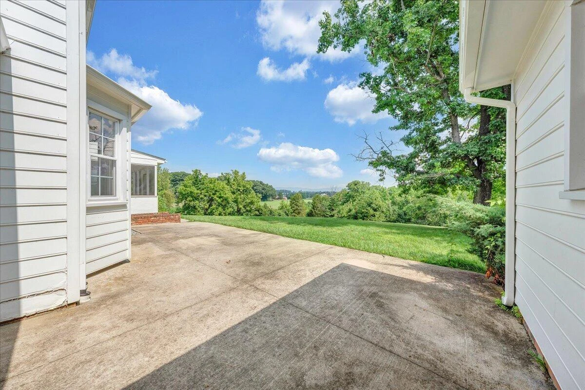 452 Country Club RD - Photo 54
