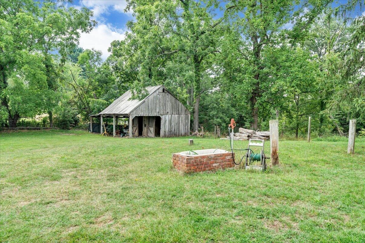 452 Country Club RD - Photo 60