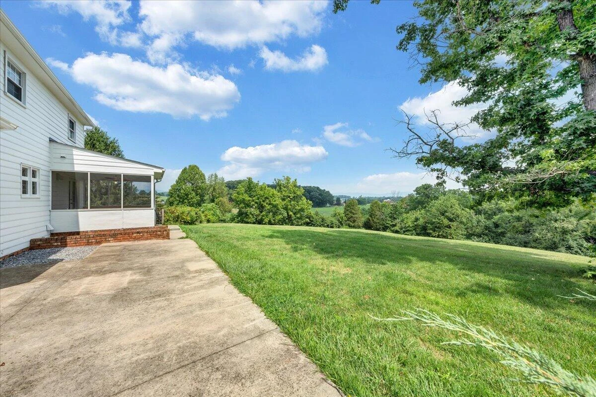 452 Country Club RD - Photo 62