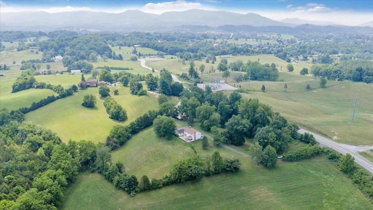 452 Country Club RD - Photo 68