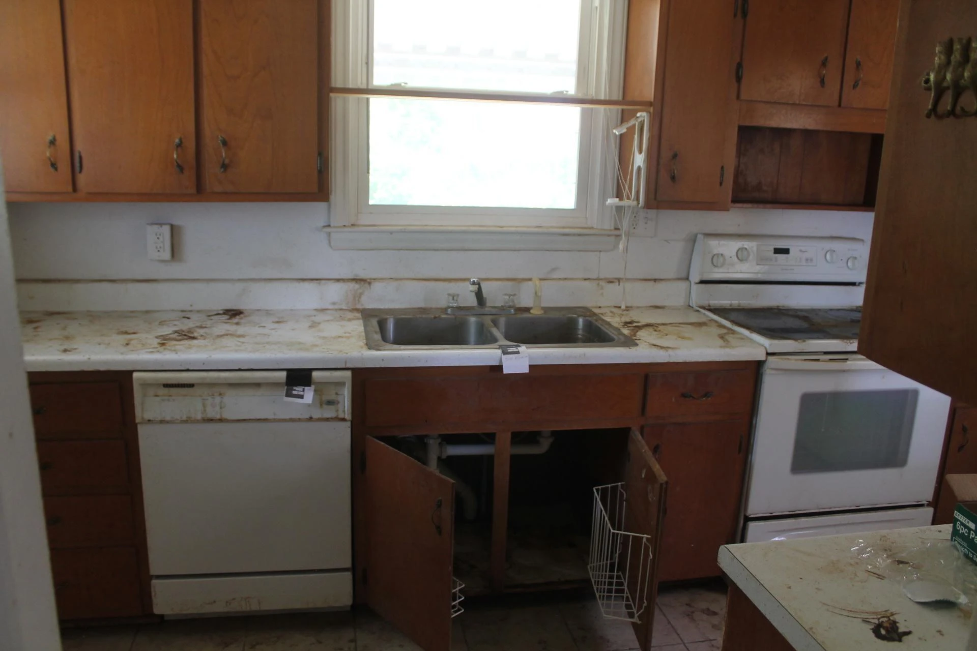 1024 Woodrow AVE SE - Photo 10