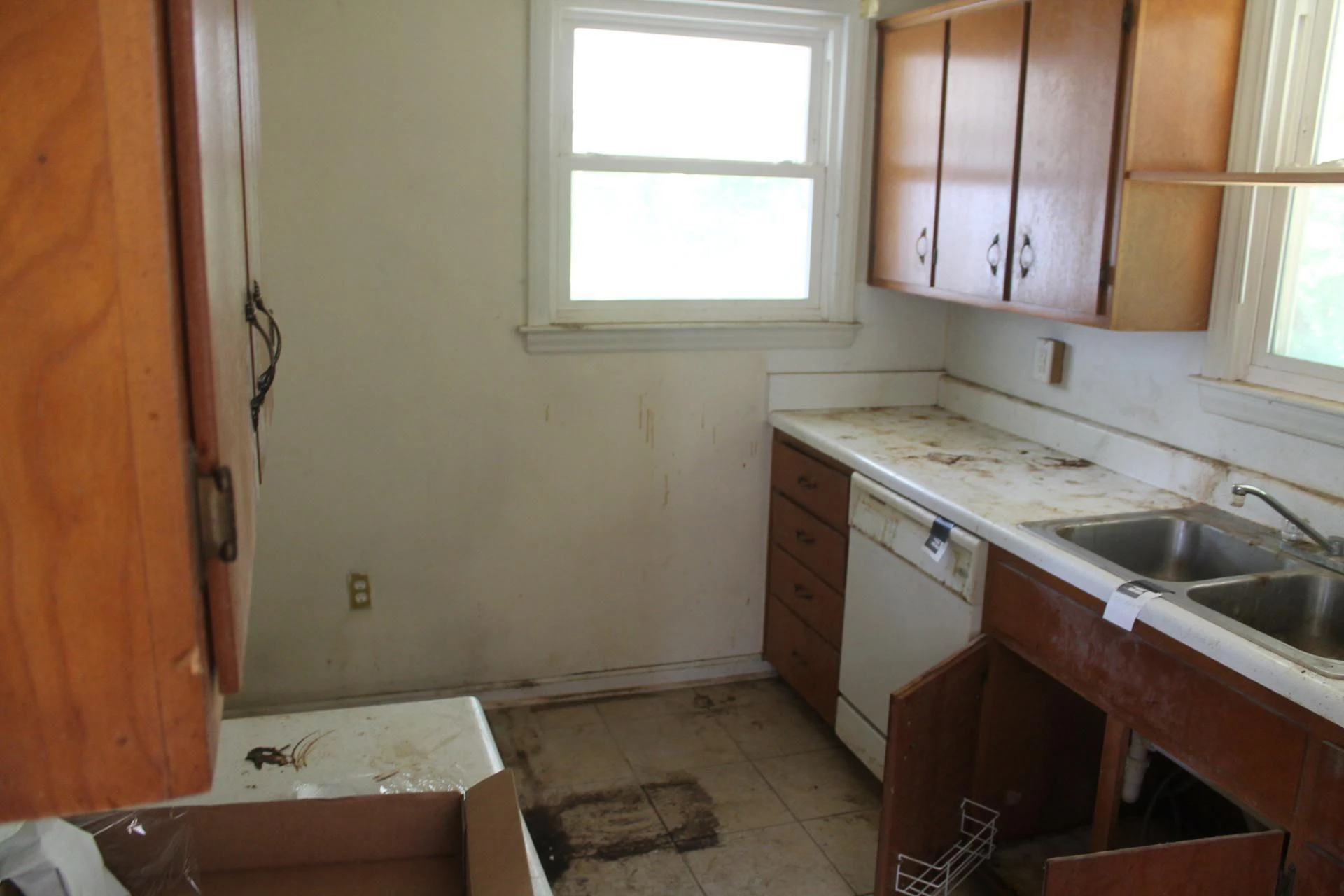 1024 Woodrow AVE SE - Photo 12