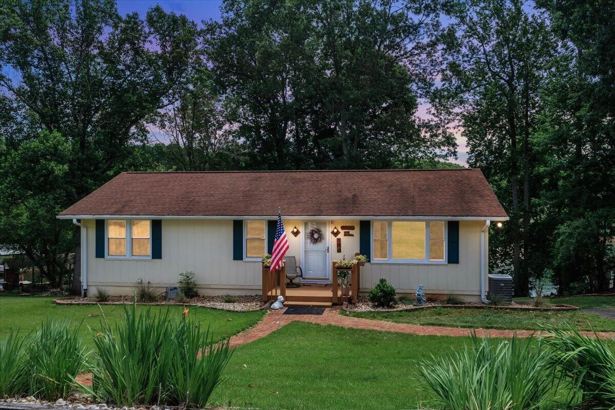 106 Club House DR