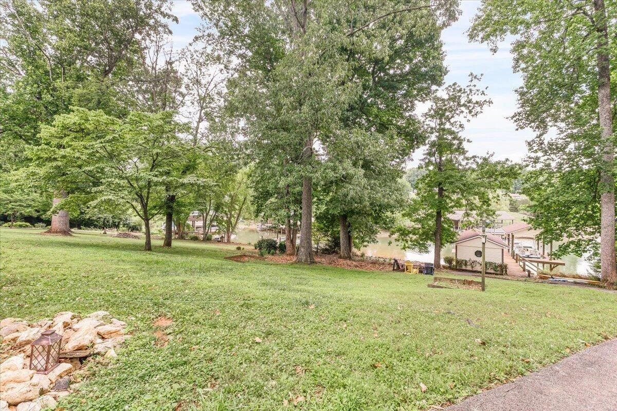 106 Club House DR - Photo 3