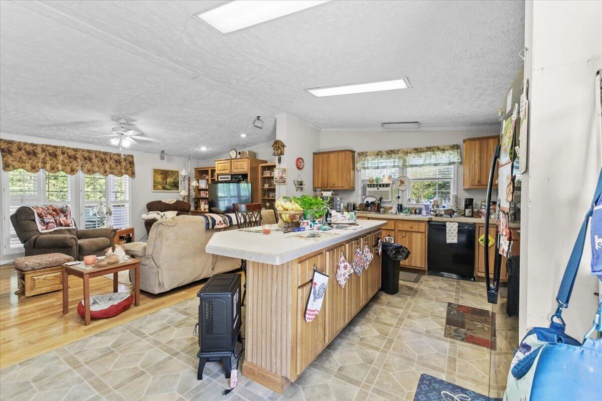 252 Maiden LN - Photo 12