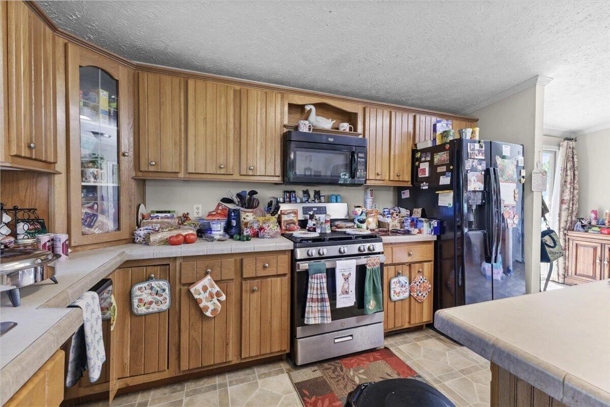 252 Maiden LN - Photo 14