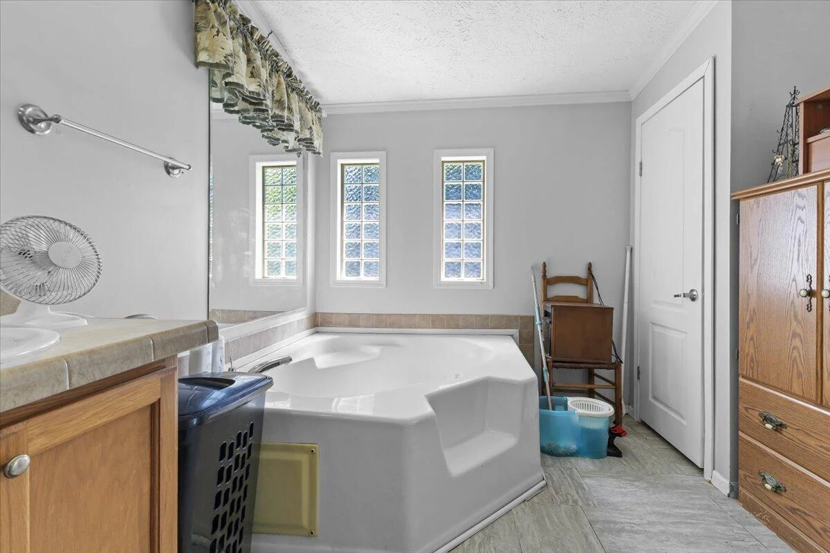 252 Maiden LN - Photo 19
