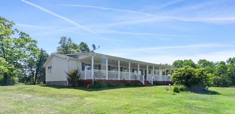 252 Maiden LN - Photo 2