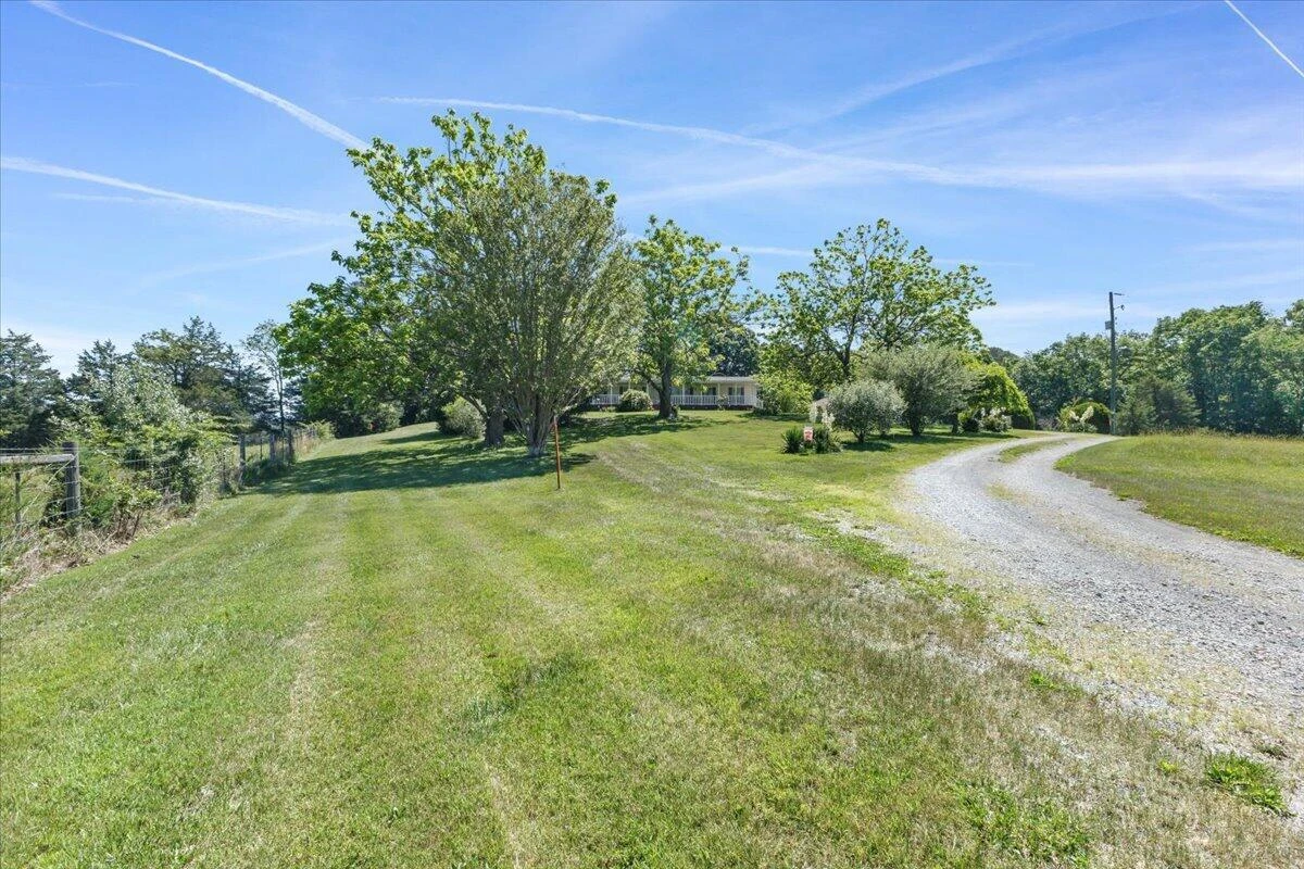252 Maiden LN - Photo 29