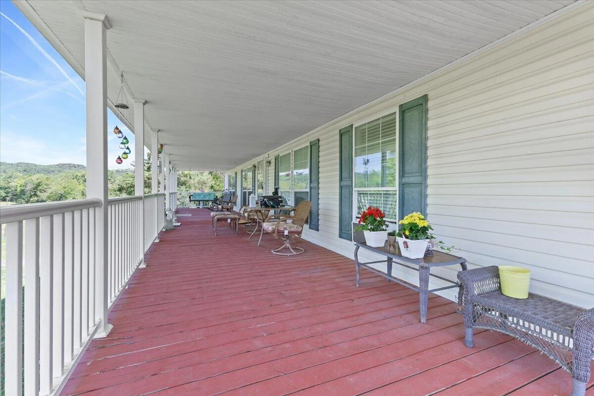 252 Maiden LN - Photo 4