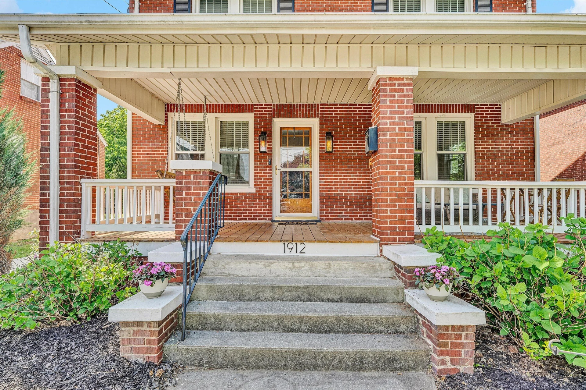 1912 Bluemont AVE SW - Photo 4
