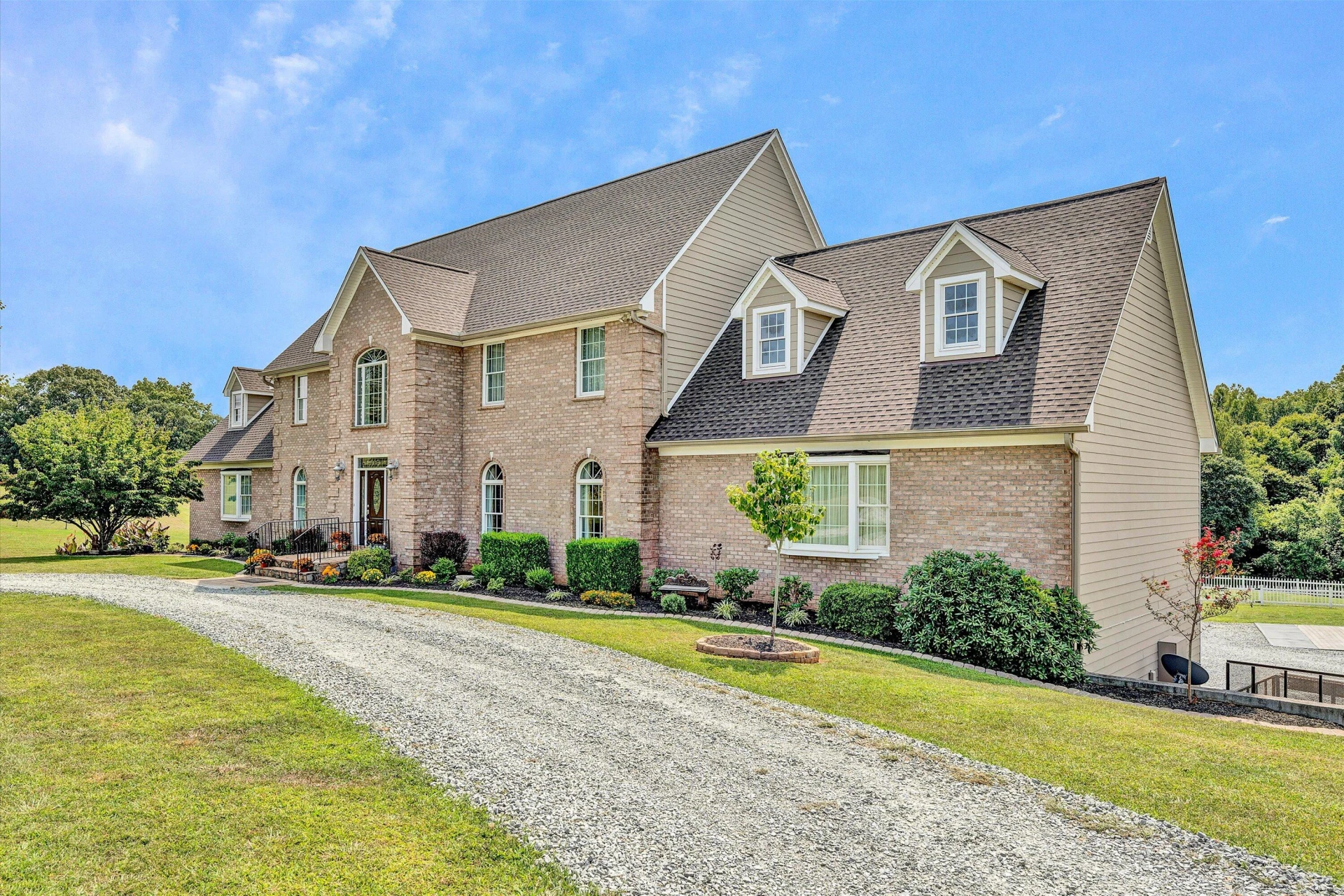 844 Blackwater Hills DR - Photo 2