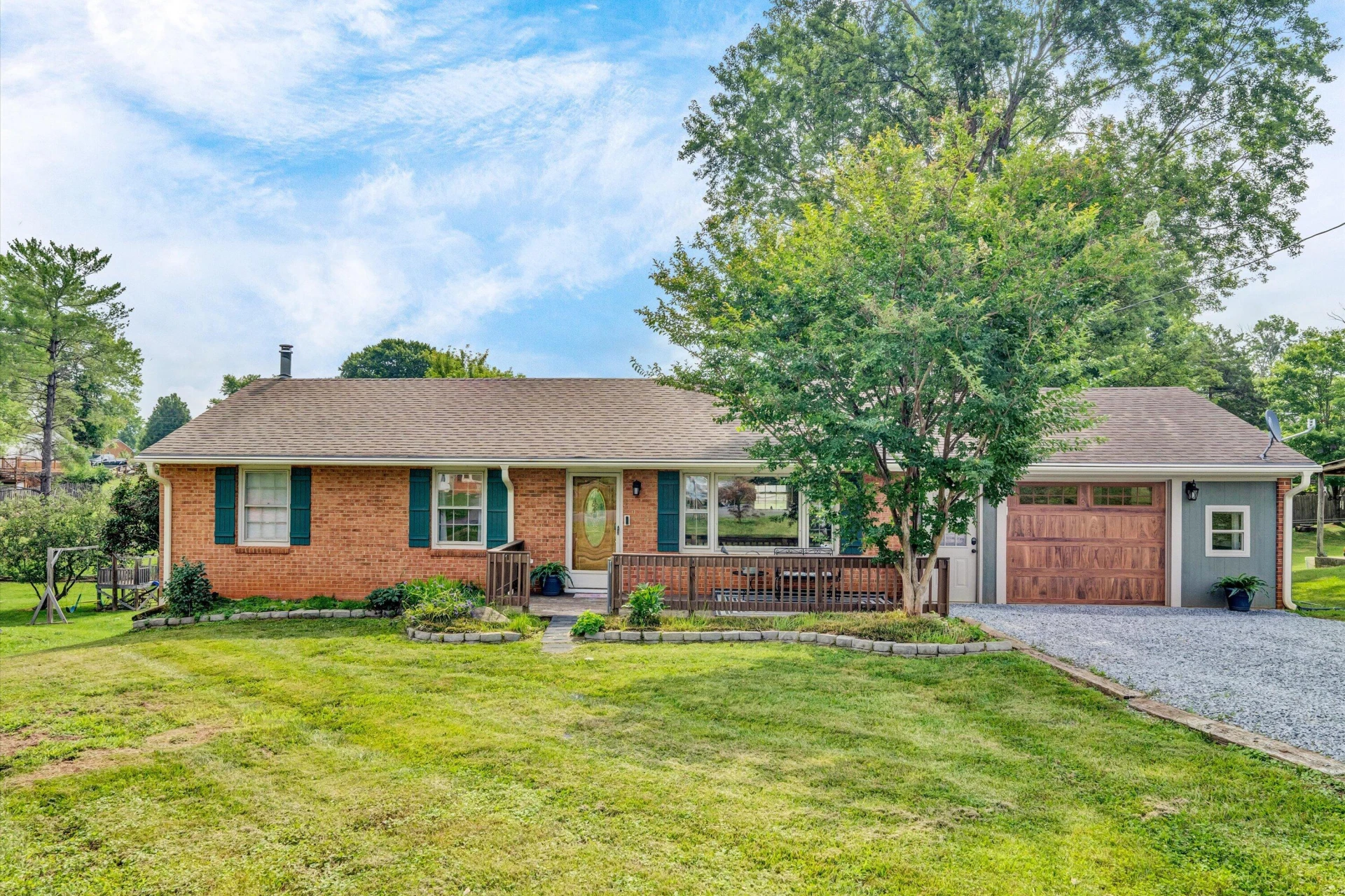 1123 Roundtree DR