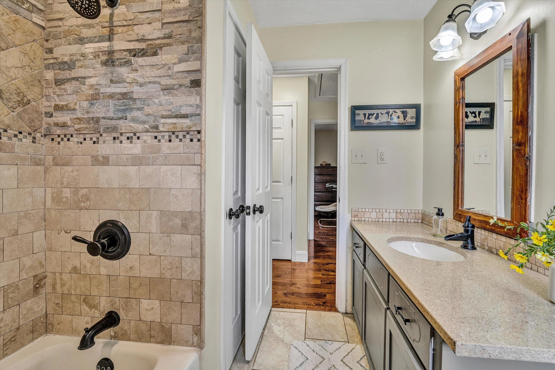 1123 Roundtree DR - Photo 14
