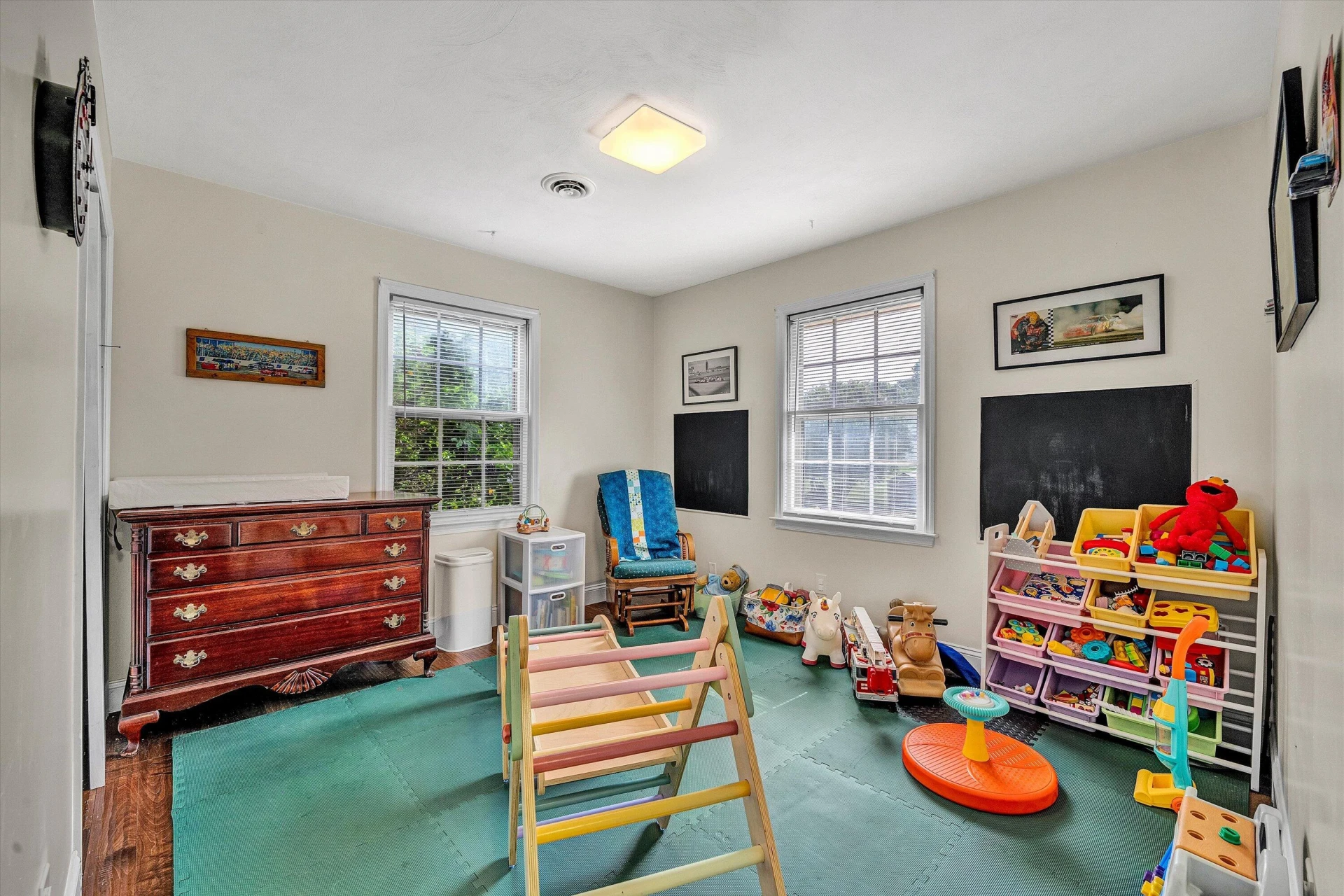 1123 Roundtree DR - Photo 15