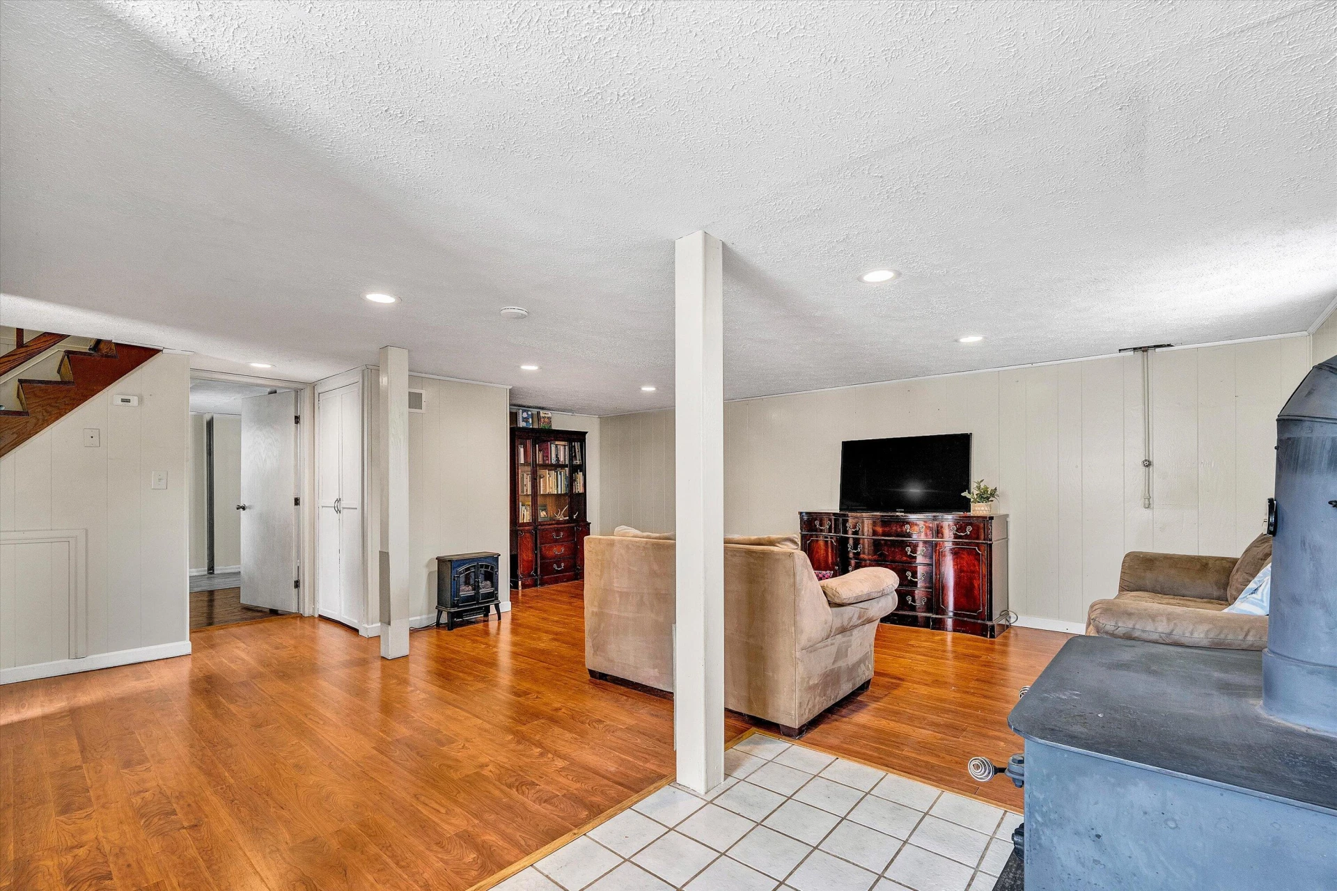 1123 Roundtree DR - Photo 25