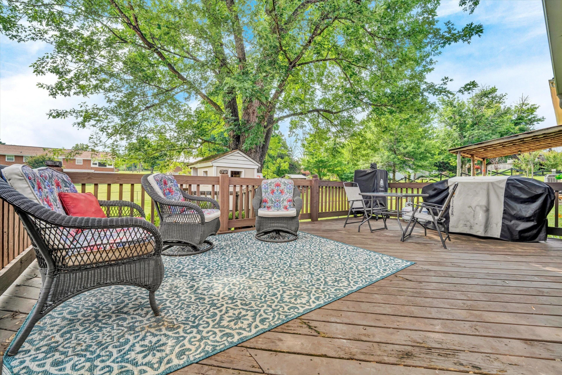 1123 Roundtree DR - Photo 33