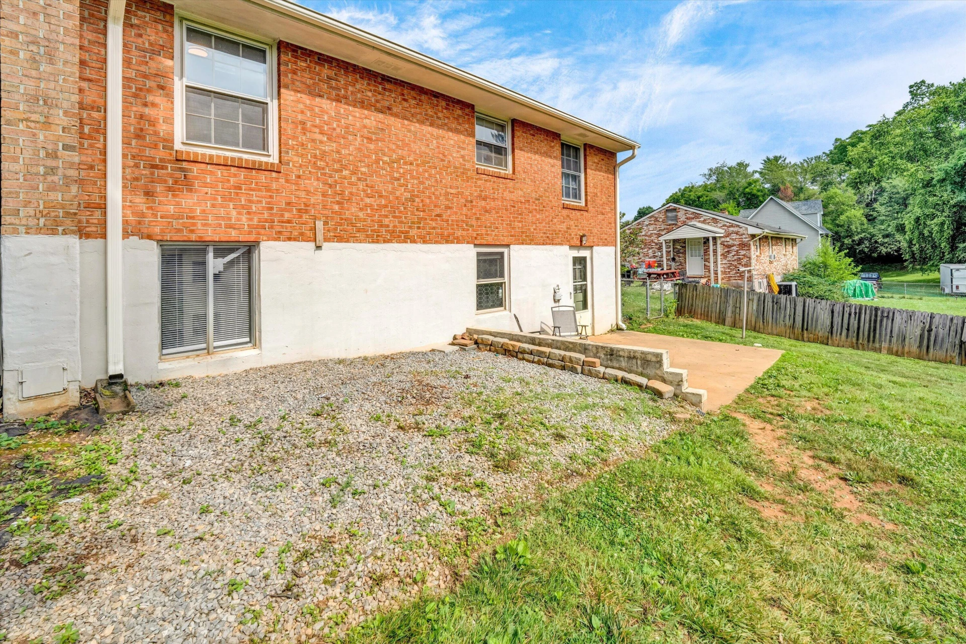 1123 Roundtree DR - Photo 35