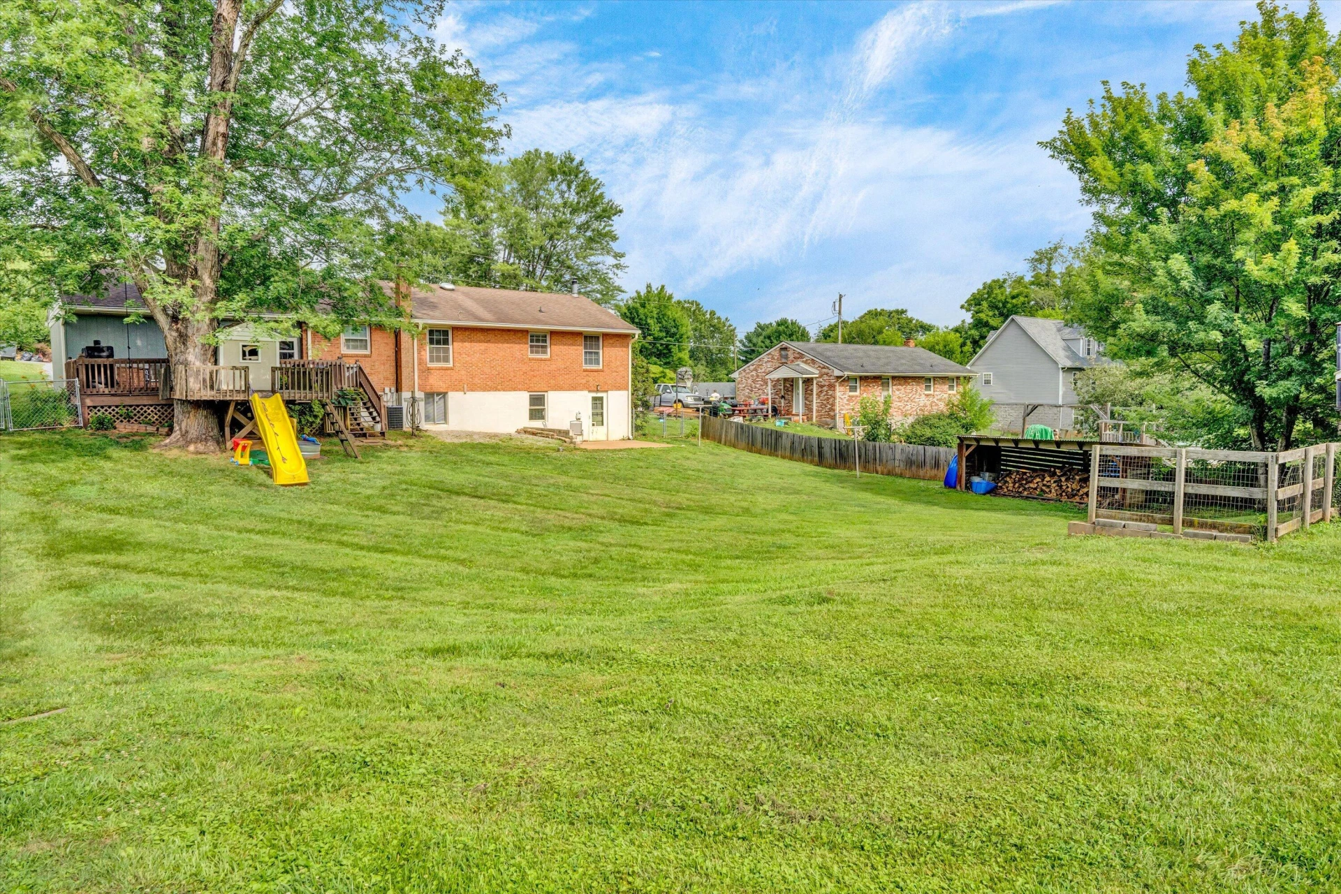 1123 Roundtree DR - Photo 36